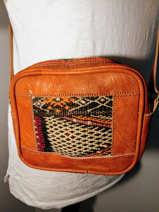 Brown purse with Amazigh design